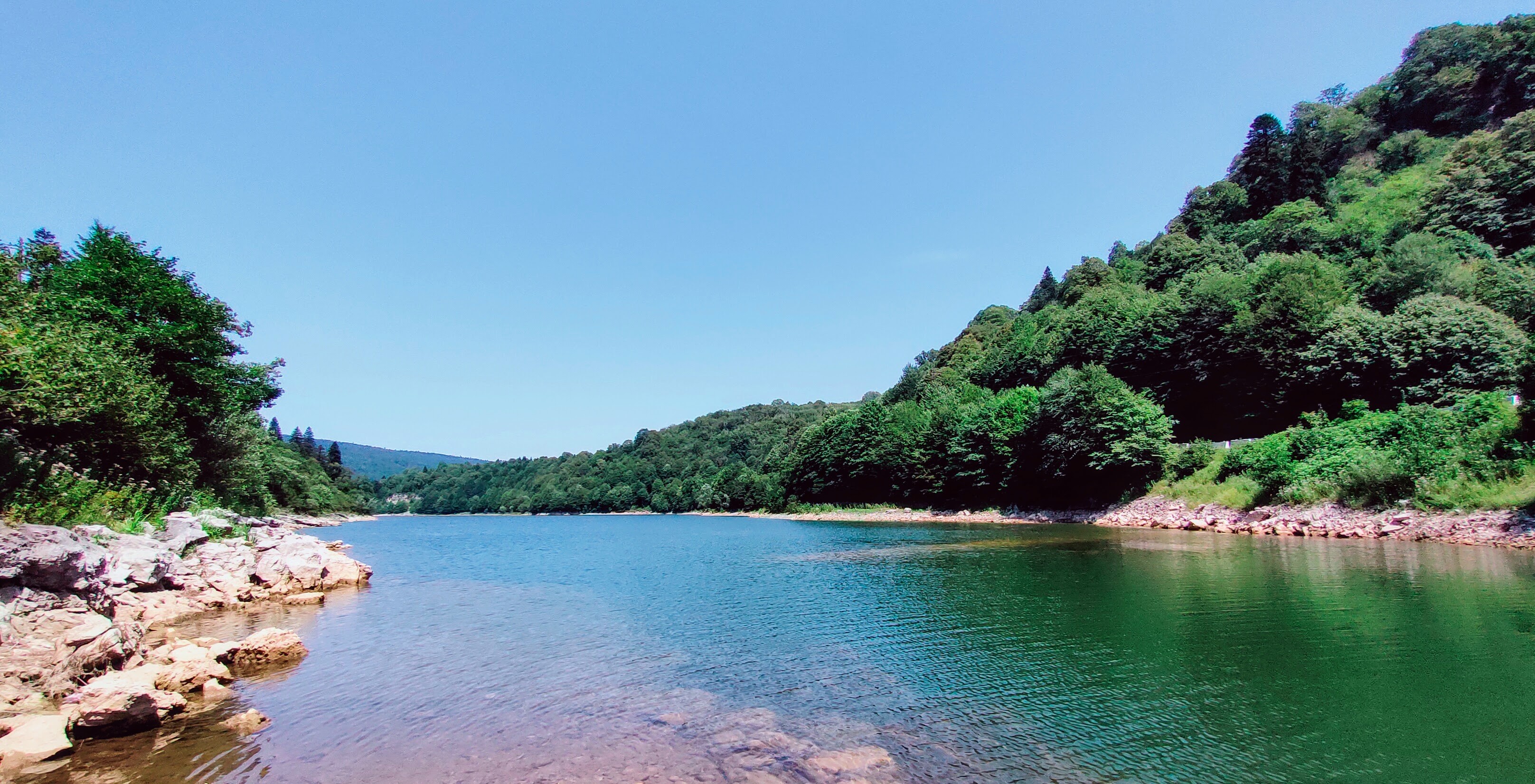 L'ultime road trip de Racha : de la dégustation de vins de Tbilissi aux montagnes de la « Suisse géorgienne »