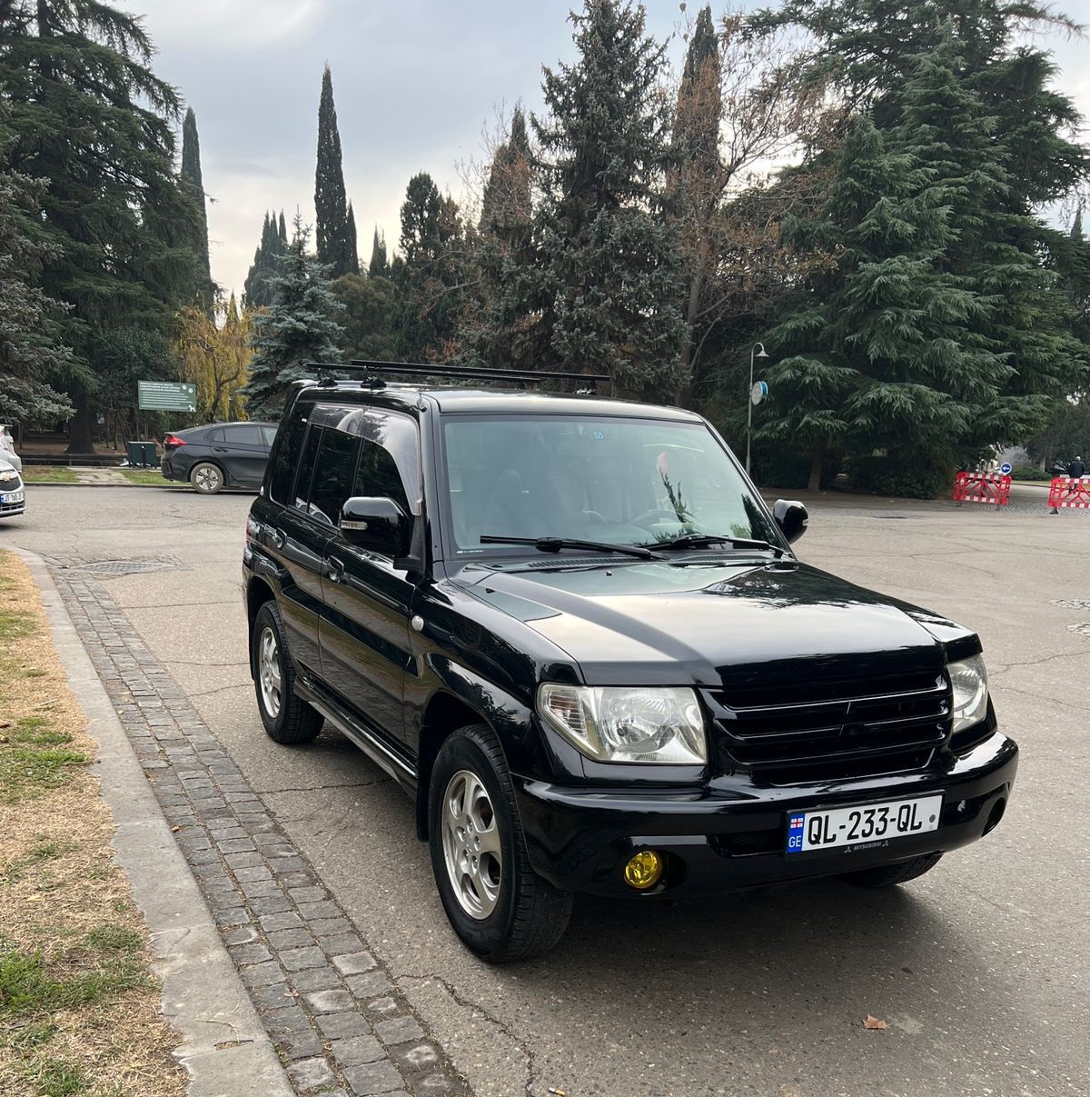 rent a car tbilisi Mitsubishi Pajero IO