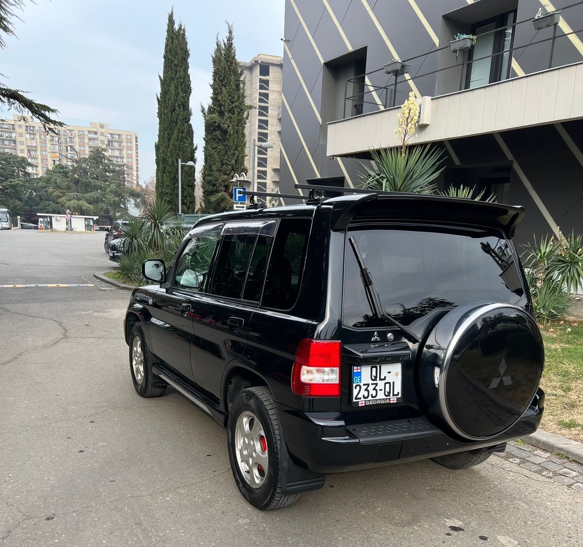 rent a car tbilisi Mitsubish Pajero IO