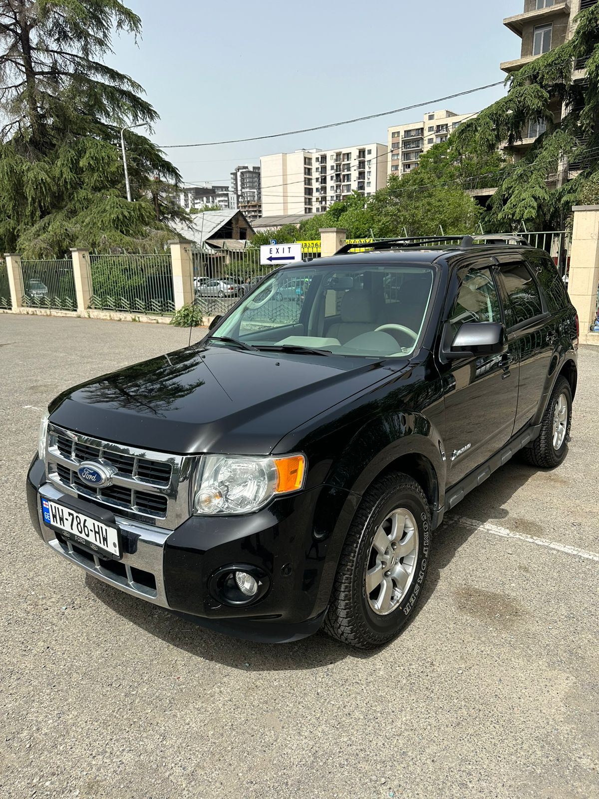 rent a car tbilisi Ford Escape Hybrid