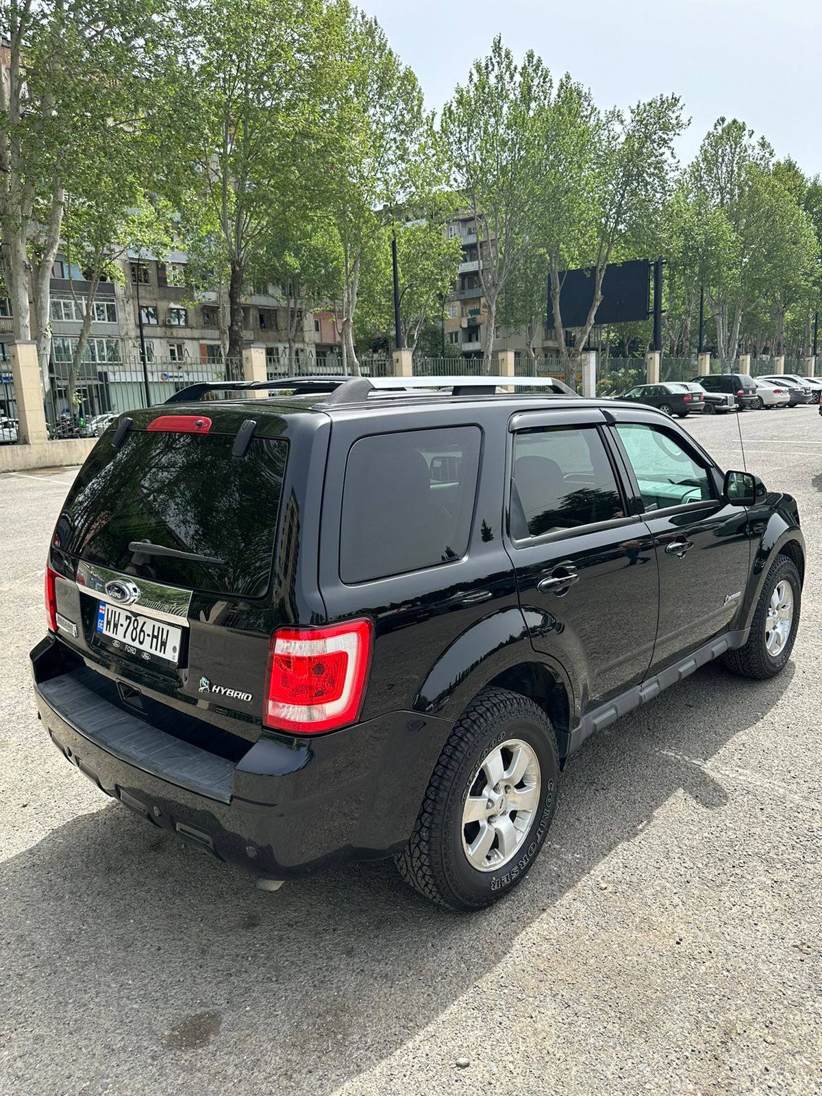 rent a car tbilisi Ford Escape Hybrid