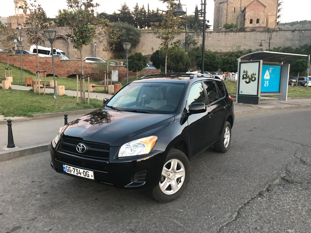 rent a car tbilisi Toyota RAV4