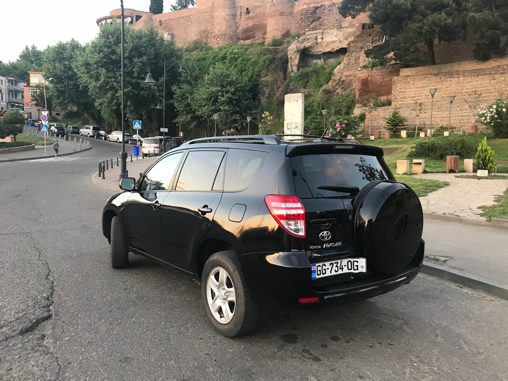 rent a car tbilisi Toyota RAV4