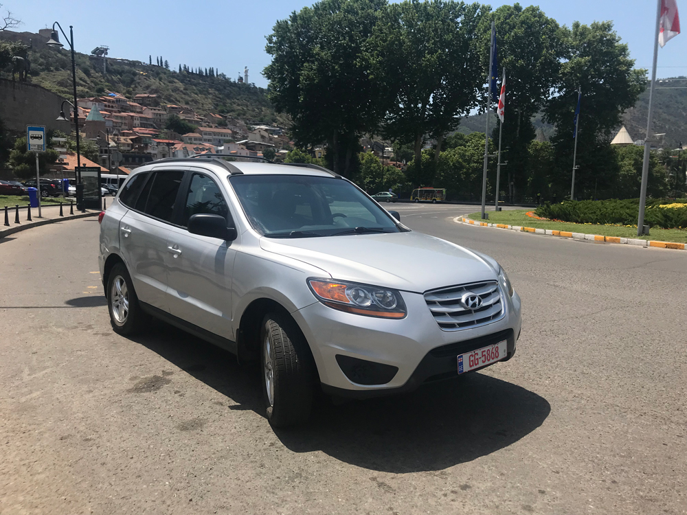 rent a car tbilisi Hyundai Santa Fe