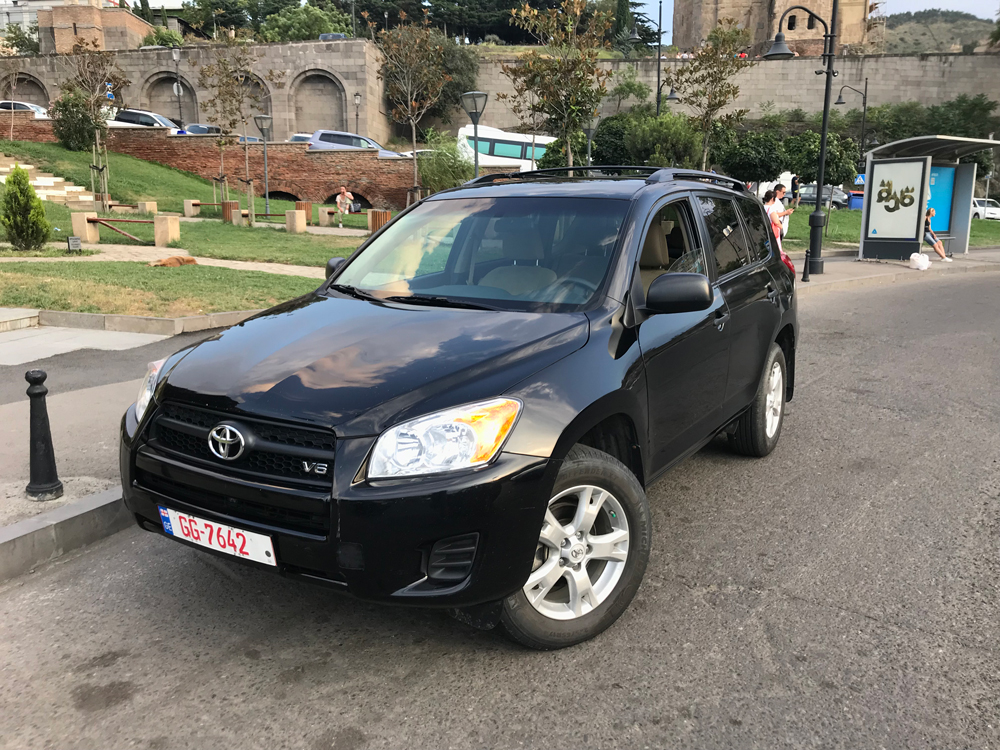 rent a car tbilisi Toyota Rav 4