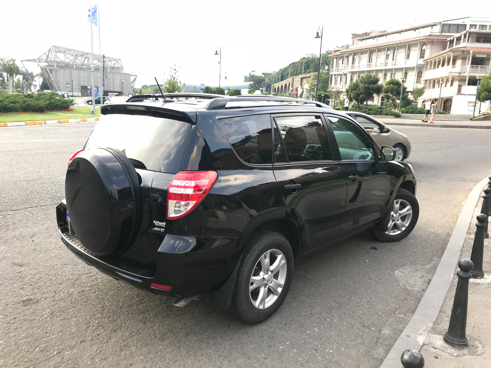 rent a car tbilisi Toyota Rav 4