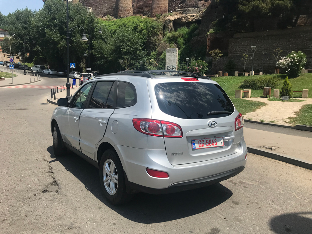 rent a car tbilisi Hyundai Santa Fe