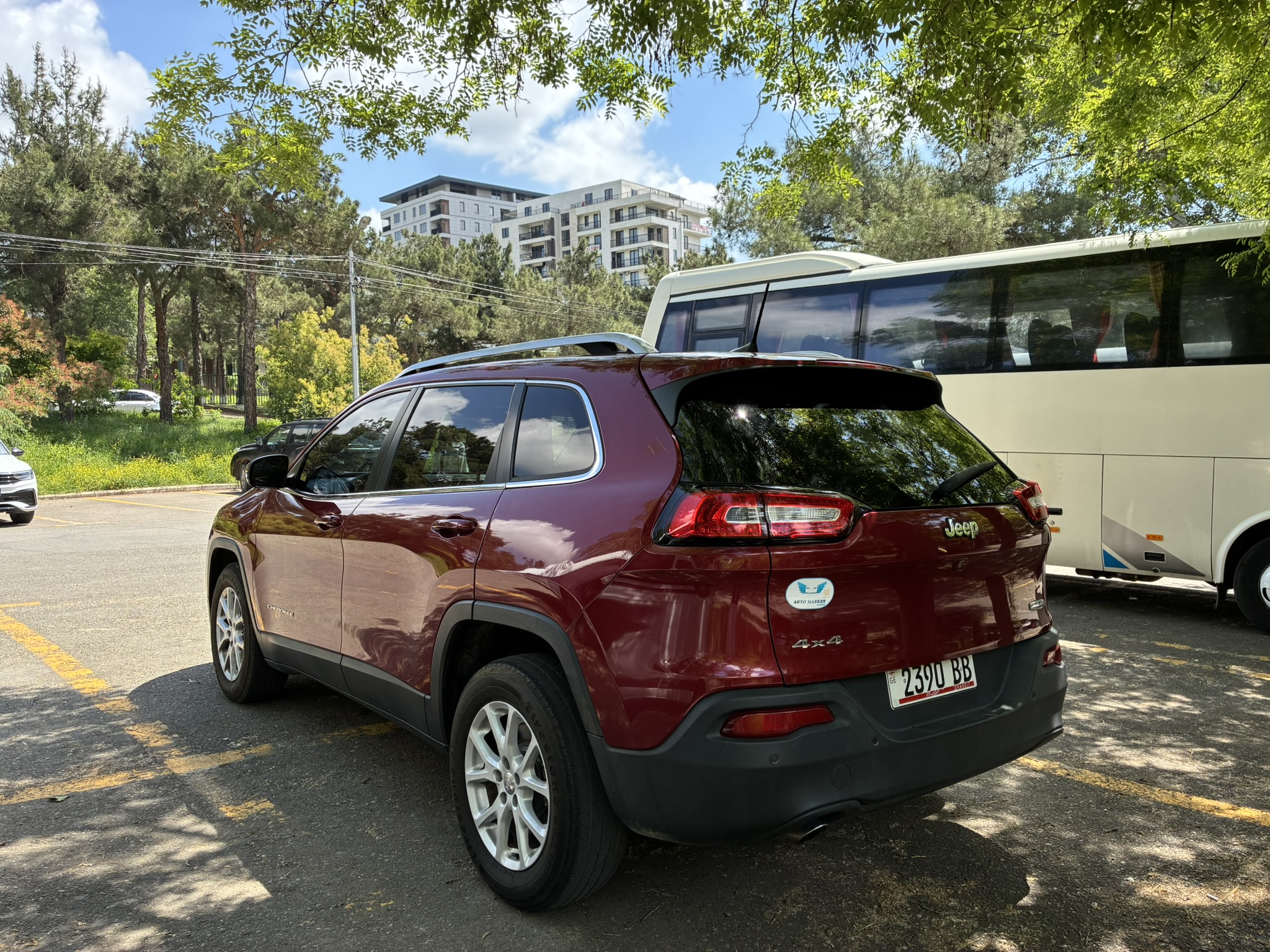 rent a car tbilisi Jeep Cherokee Premium 4x4 – Luxury Mountain SUV