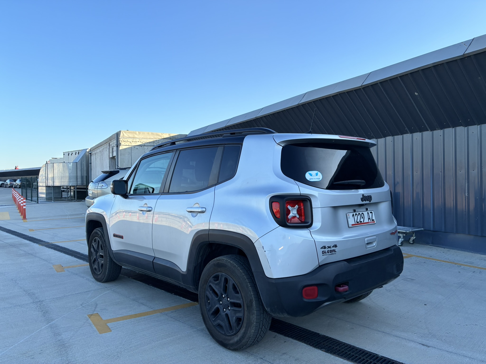 rent a car tbilisi Jeep Renegade 4x4