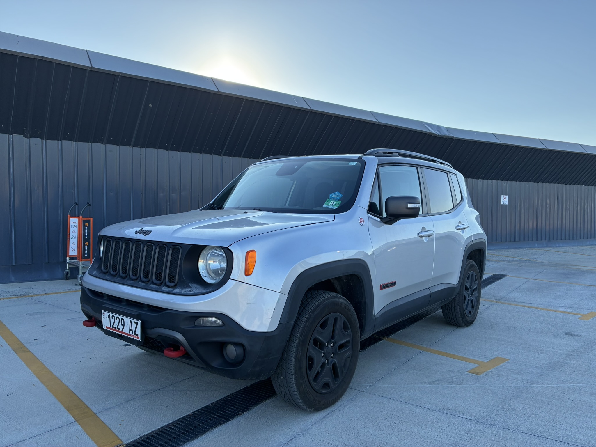 rent a car tbilisi Jeep Renegade 4x4