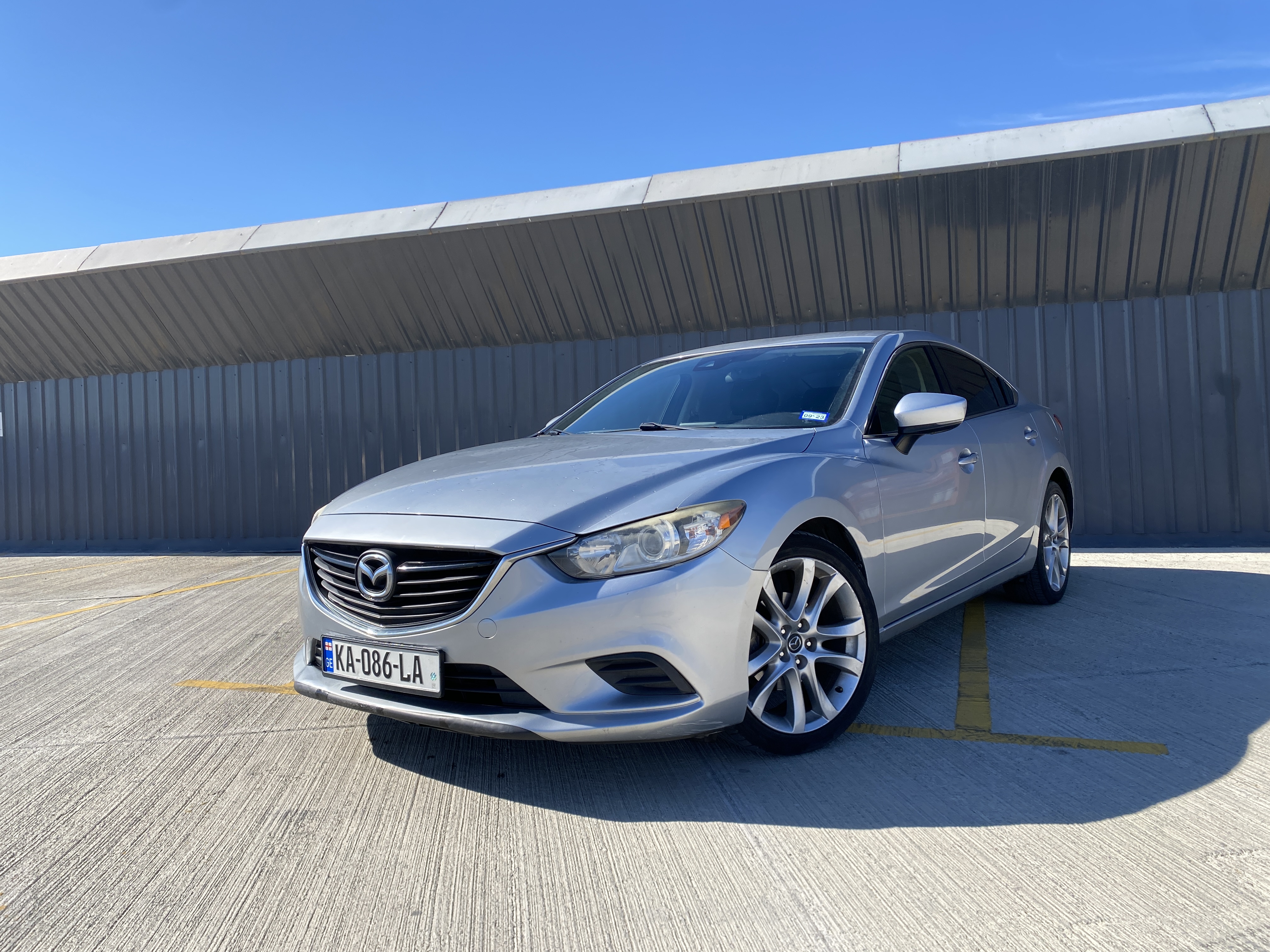 rent a car tbilisi Mazda 6 Luxuslimousine – Keine Anzahlung – Lieferung am Flughafen Tiflis