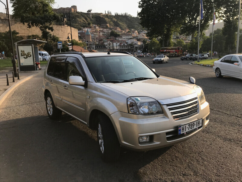 rent a car tbilisi Nissan Xtrail Axis Gold